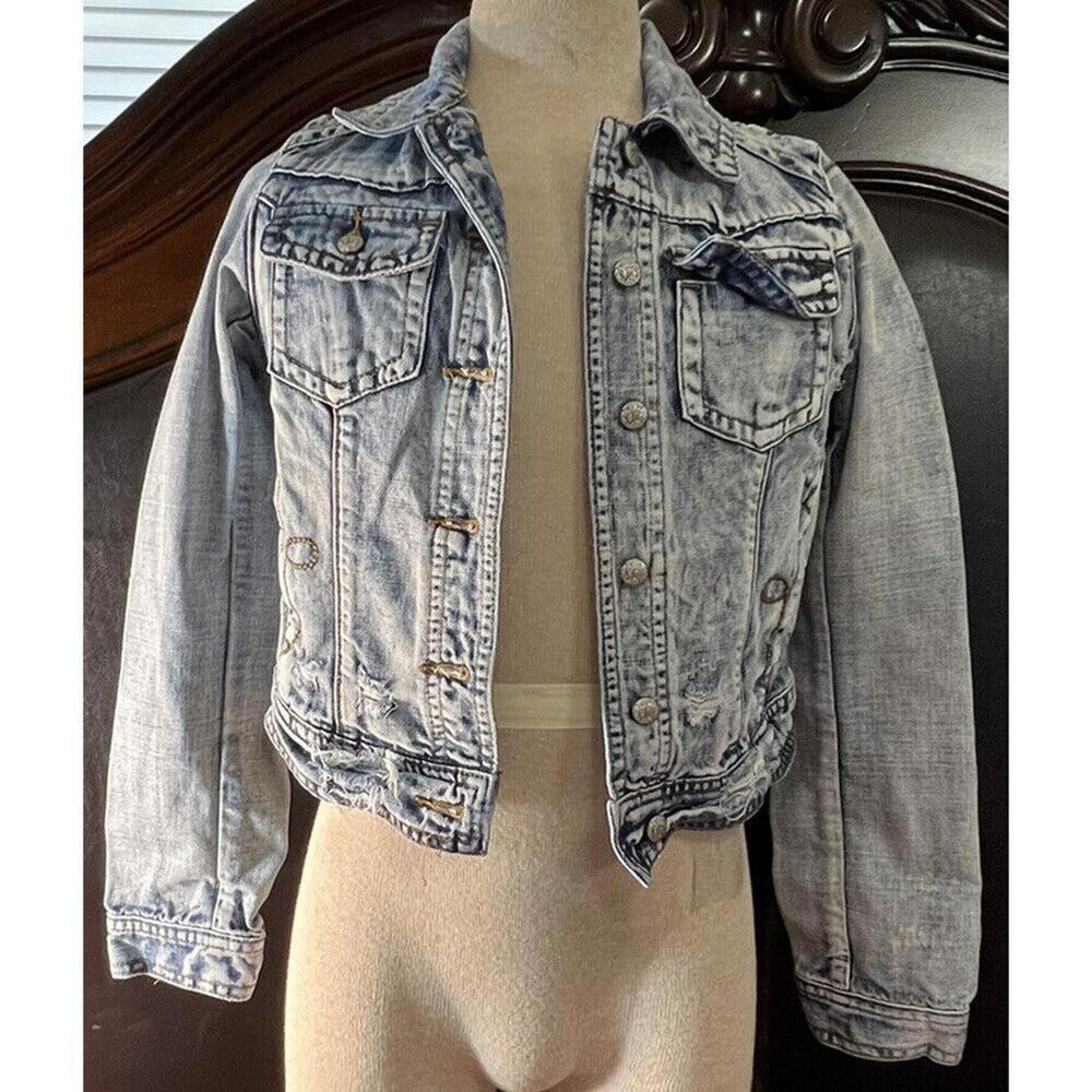 Women's The Best Distressed Denim Jacket By Lost! Size Small Light Wash